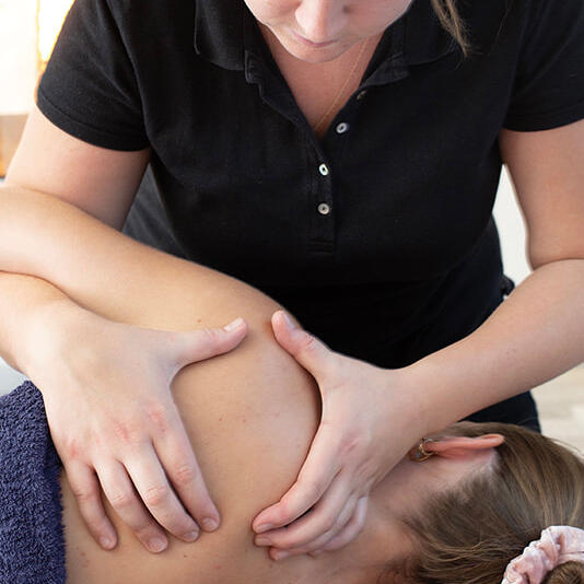 Léonore Schmitt - Masseuse médicale avec brevet fédéral - Massage therapeutique et sportfi